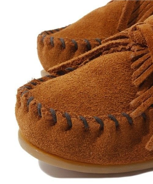 Minnetonka（ミネトンカ）の「【MINNETONKA】KILTY SUEDE MOC（モカシン/デッキシューズ・レディース・ブラック/グレー/ブラウン/ベージュ/ネイビー・22.5cm/23.5cm/24.5cm）」の10枚目の写真