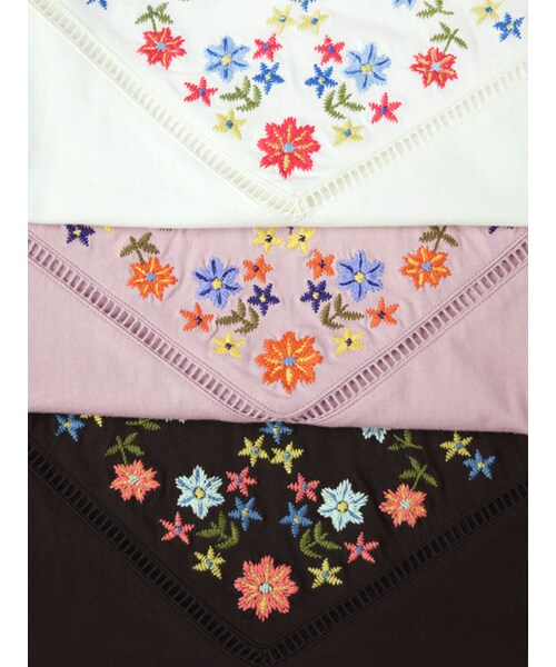 w closet(ダブルクローゼット)の「刺繍入りレース付きプルオーバー(トップス・レディース・オフホワイト/ラベンダー/スミクロ・FREE)」の11枚目の写真