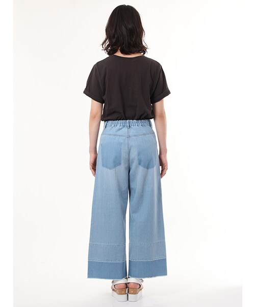 w closet（ダブルクローゼット）の「デニム裾加工パンツ（パンツ・レディース・サックス/ブルー・FREE）」の5枚目の写真