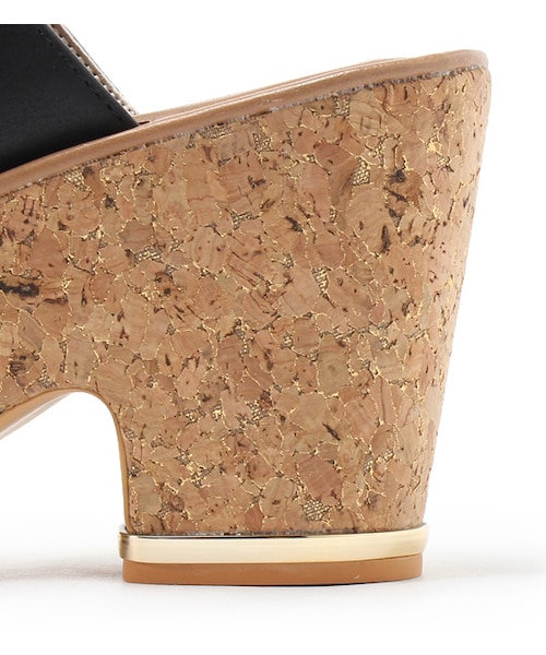 PAGEBOY（ページボーイ）の「フェイクレザー×コルクヒール厚底サンダル（シューズ・レディース・アイボリー/ブラック/キャメル・S/M/L）」の7枚目の写真