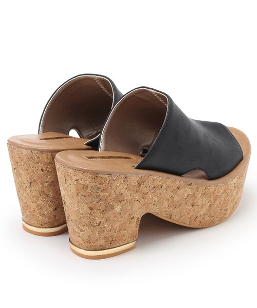 PAGEBOY（ページボーイ）の「フェイクレザー×コルクヒール厚底サンダル（シューズ・レディース・アイボリー/ブラック/キャメル・S/M/L）」の5枚目の写真