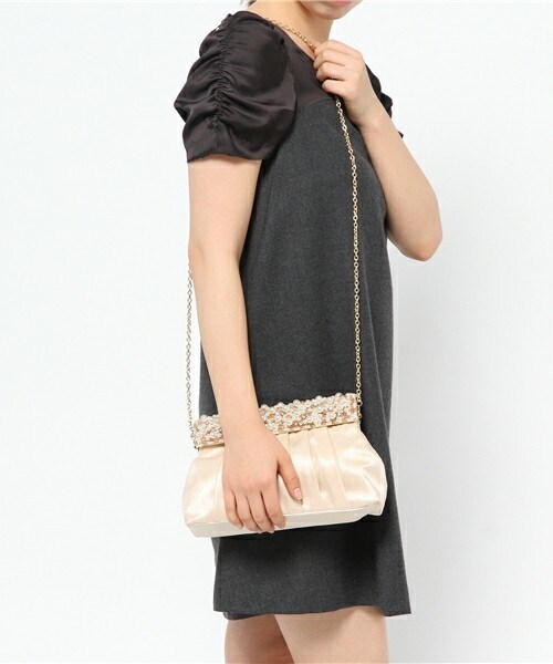 matelasse durer（マトラッセ デュレ）の「【matelasse durer】パールクリップクラッチ（クラッチバッグ・レディース・ベージュ・FREE）」の8枚目の写真