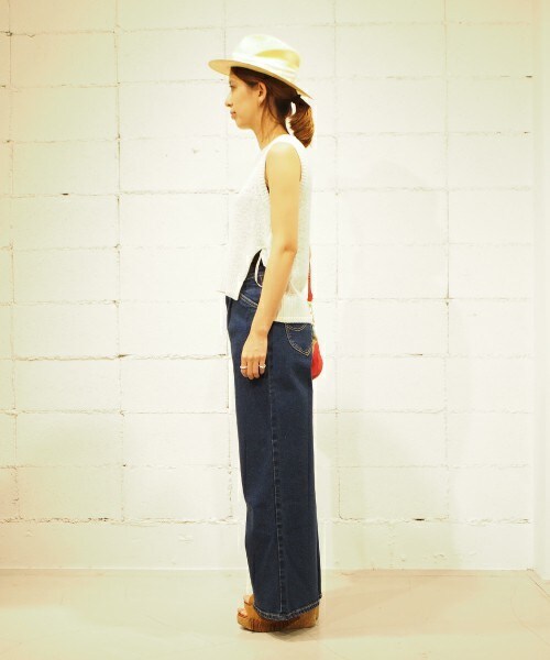 Lee（リー）の「【Lee】WIDE TUCK PANTS（デニムパンツ・レディース・ライトブルー/サックスブルー・SMALL/MEDIUM）」の5枚目の写真