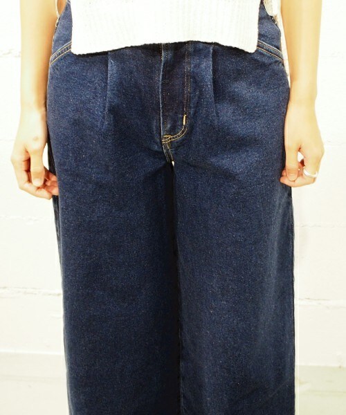 Lee（リー）の「【Lee】WIDE TUCK PANTS（デニムパンツ・レディース・ライトブルー/サックスブルー・SMALL/MEDIUM）」の7枚目の写真