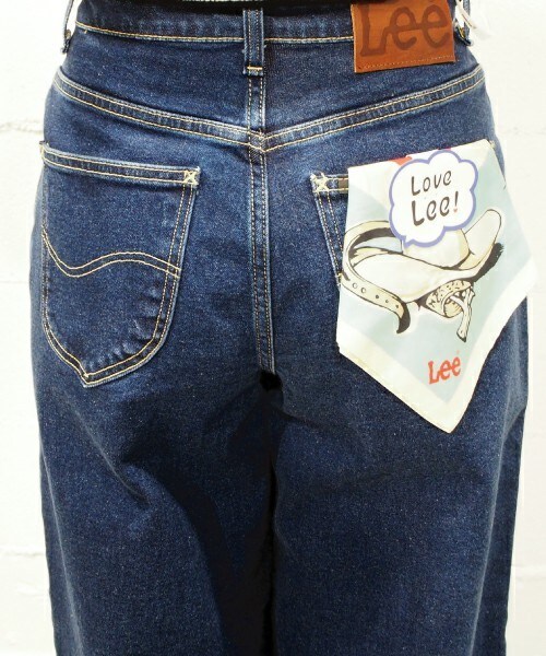 Lee（リー）の「【Lee】WIDE TUCK PANTS（デニムパンツ・レディース・ライトブルー/サックスブルー・SMALL/MEDIUM）」の9枚目の写真