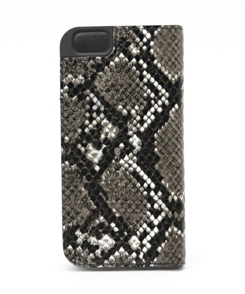 adidas(アディダス)の「アディダス オリジナルス アイフォンケース スネークスキン adidas Booklet Case iPhone 6/6S Snake(スマホケース/カバー・メンズ・ブラック・ONE SIZE)」の2枚目の写真