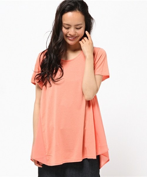 INTERPLANET(インタープラネット)の「ゆるアシメ切替P/O(Tシャツ/カットソー・レディース・オフホワイト/ブラック/ブルー/オレンジ・FREE)」の1枚目の写真