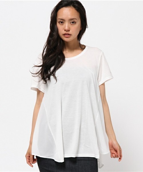 INTERPLANET(インタープラネット)の「ゆるアシメ切替P/O(Tシャツ/カットソー・レディース・オフホワイト/ブラック/ブルー/オレンジ・FREE)」の2枚目の写真