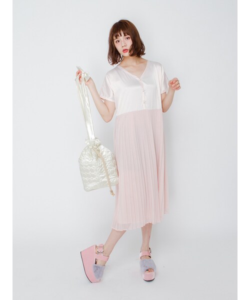 merry jenny(メリージェニー)の「キルティングBAG(バッグ・レディース・オフホワイト/ブラック/キャメル・F)」の4枚目の写真