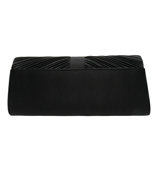 matelasse durer（マトラッセ デュレ）の「ﾘﾎﾞﾝﾌﾟﾘｰﾂPB（クラッチバッグ・レディース・ブラック/ベージュ・フリー）」の4枚目の写真