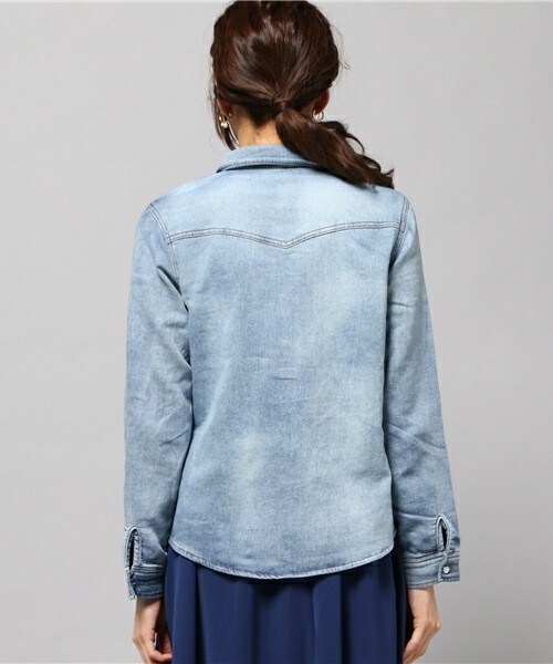 actuel（アクチュエル）の「二重織デニムシャツ（シャツ/ブラウス・レディース・ブルー・FREE）」の4枚目の写真