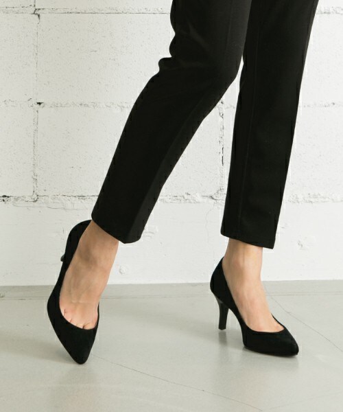 INTERPLANET(インタープラネット)の「ジャパンメイドスエードパンプス(パンプス・レディース・ブラック/ベージュ/ブルー・23.0cm/24.0cm)」の2枚目の写真