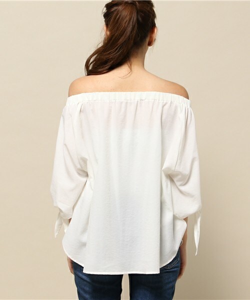 INTERPLANET（インタープラネット）の「フィブリルサテンスモック（シャツ/ブラウス・レディース・オフホワイト/モカ/ネイビー・FREE）」の6枚目の写真