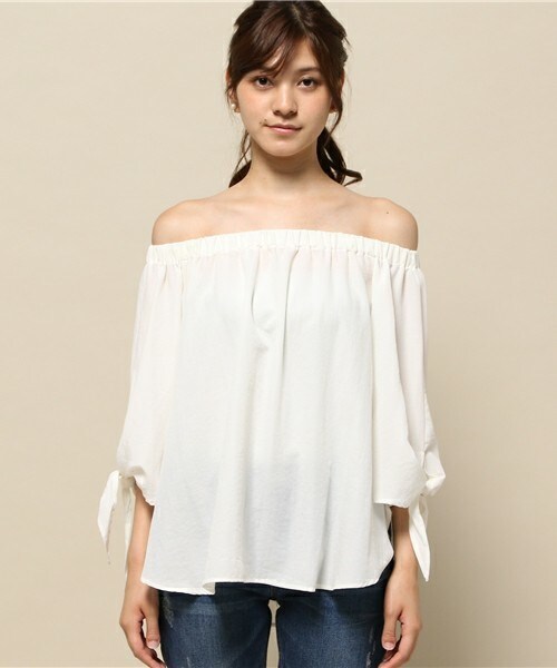 INTERPLANET（インタープラネット）の「フィブリルサテンスモック（シャツ/ブラウス・レディース・オフホワイト/モカ/ネイビー・FREE）」の4枚目の写真