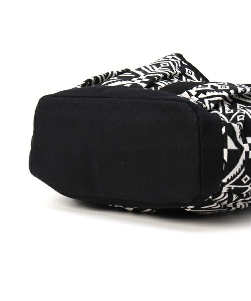 INTERPLANET WINGS(インタープラネットウィング)の「ガーデントート(トートバッグ・レディース・ブラック/サックスブルー・フリー)」の5枚目の写真