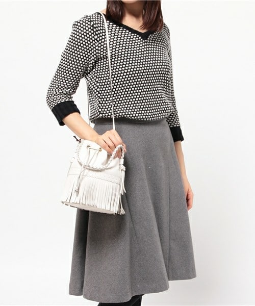 J&M Davidson（ジェイアンドエムデヴィッドソン）の「J&M DAVIDSON　ワンハンドルフリンジショルダーバッグ"M.CARNIVAL"（ショルダーバッグ・レディース・ホワイト/ブラック・FREE）」の15枚目の写真