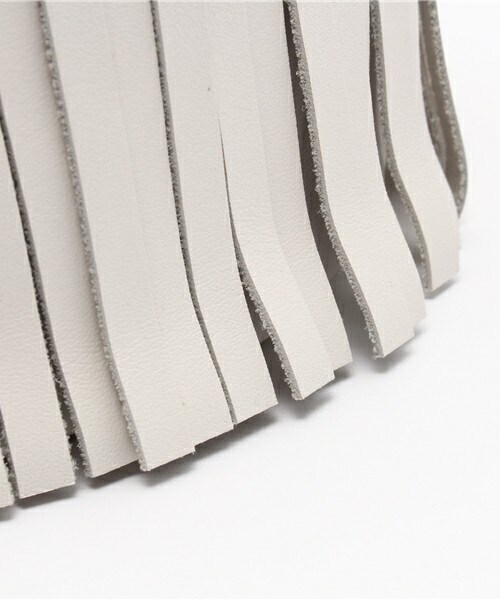 J&M Davidson（ジェイアンドエムデヴィッドソン）の「J&M DAVIDSON　ワンハンドルフリンジショルダーバッグ"M.CARNIVAL"（ショルダーバッグ・レディース・ホワイト/ブラック・FREE）」の9枚目の写真