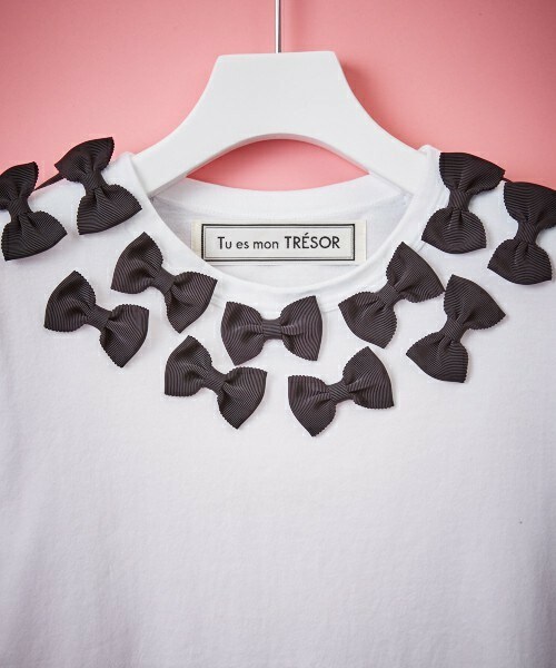 美品Tu es mon TRESORトレゾア.リボンTシャツ Tu es mon TRESOR（トゥ エ モン トレゾア）の「Tu es mon TRESOR
