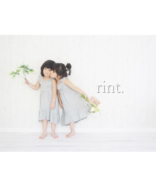 no brand（ノーブランド）の「＊ラスト１＊フリルロングワンピース　グレー《90》（ワンピース・キッズ・その他）」の3枚目の写真