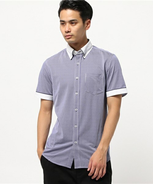 CROWDED CLOSET(クラウデッドクローゼット)の「ビジネスシャツ【ワイシャツ】ポリエステルジャージーストライプ柄ショートスリーブニットシャツ(シャツ/ブラウス・メンズ・ネイビー/サックスブルー・SMALL/MEDIUM/LARGE/LL)」の2枚目の写真