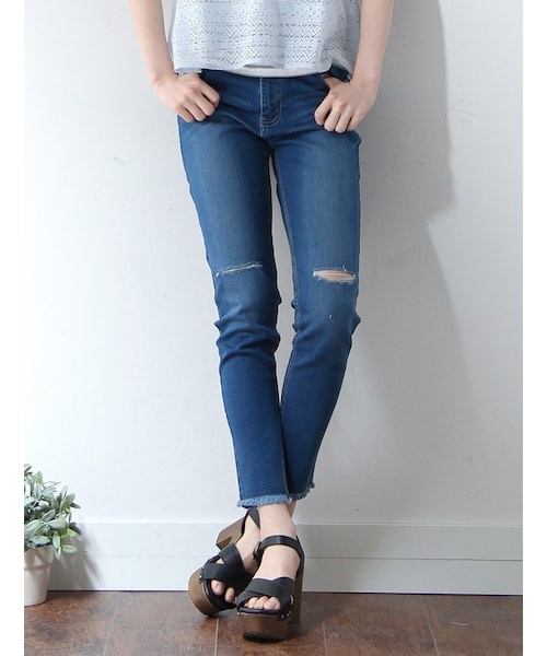 Honeys（ハニーズ）の「ダメージスキニーパンツ（パンツ・スキニー・レディース・オフ/ブラック/ライトブルー/ブルー・Ｓ/Ｍ/Ｌ）」の4枚目の写真