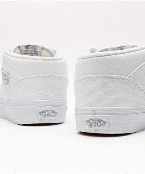 VANS(バンズ)の「レディース ヴァンズ ハーフキャブ VANS Half Cab VN000UC8IAP(スニーカー・レディース・ホワイト・24.5cm)」の9枚目の写真