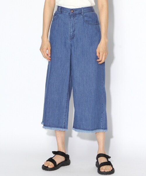 niko and...（ニコアンド）の「8オンスデニムクロプス裾フリンジパンツ（パンツ・ブルー/インディゴ・M/L）」の3枚目の写真