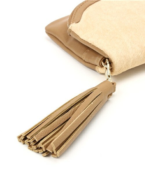 Bou Jeloud（ブージュルード）の「ハラコクラッチバッグ（クラッチバッグ・レディース・ブラック/ベージュ/A・ONE SIZE）」の7枚目の写真