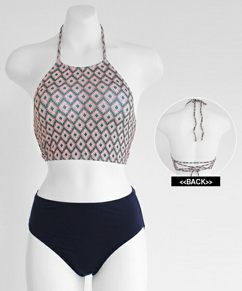 DHOLIC（ディーホリック）の「エスニックパターンハイネックビキニ（水着・レディース・レッド/グリーン・ＦＲＥＥ）」の2枚目の写真