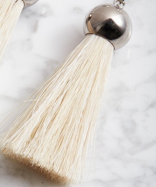 TOGA PULLA（トーガ　プルラ）の「TOGA PULLA メタルピースイヤリング（イヤリング・レディース・シルバー・FREE）」の4枚目の写真