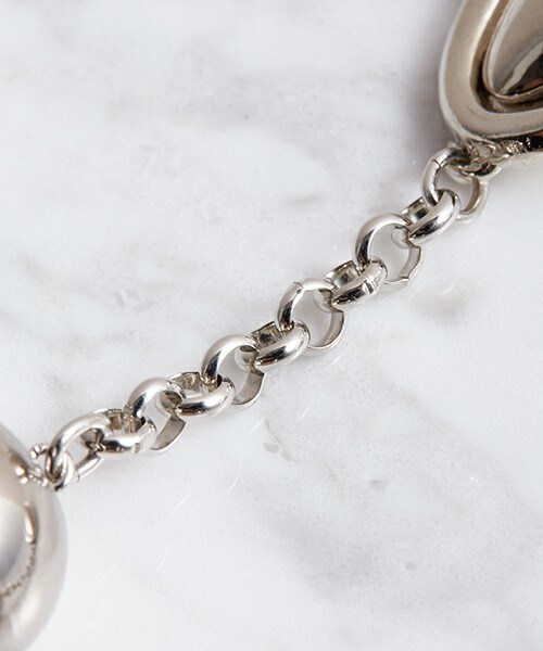 TOGA PULLA（トーガ　プルラ）の「TOGA PULLA メタルピースイヤリング（イヤリング・レディース・シルバー・FREE）」の3枚目の写真