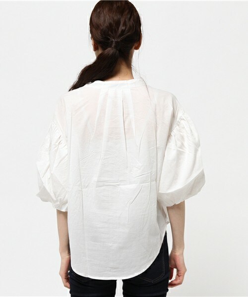 actuel（アクチュエル）の「ボリュームSLブラウス（シャツ/ブラウス・レディース・オフホワイト/モカ/ボルドー・FREE）」の6枚目の写真