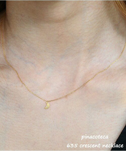 pinacoteca（ピナコテーカ）の「ピナコテーカ 635 クレセント ムーン ネックレス（ネックレス・レディース・ゴールド・40cm）」の2枚目の写真