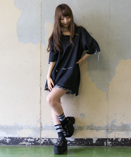 CASPER JOHN AIVER（キャスパージョンアイバー）の「CASPER JOHN AIVER  裾ダメージデニムプルオーバーシャツ（シャツ/ブラウス・メンズ・ブラック系その他/インディゴブルー・FREE）」の6枚目の写真