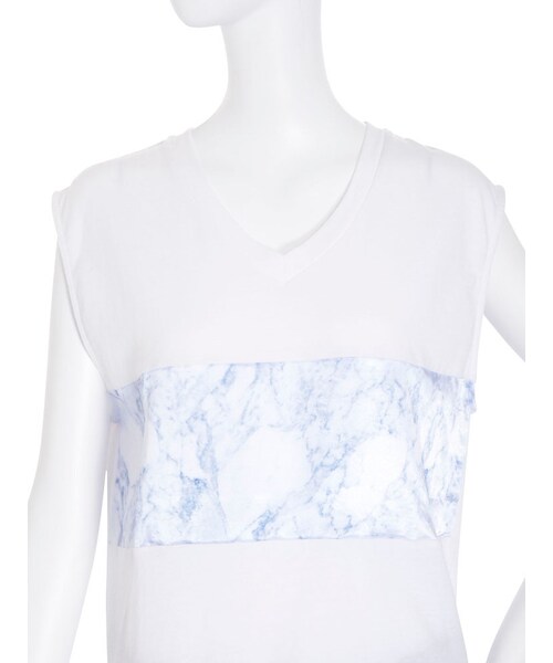 EMODA(エモダ)の「MARBLE PRINTタンクトップ(トップス・レディース・ホワイト/ブラック・F)」の7枚目の写真
