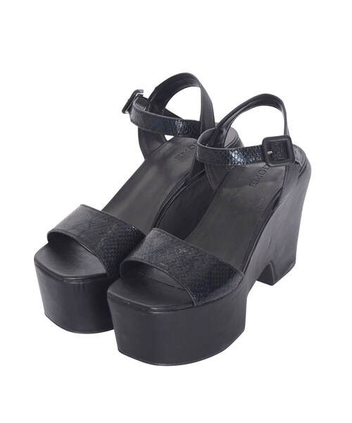 EMODA（エモダ）の「パイソンBULKY SANDALS（シューズ・レディース・ホワイト/ブラック・S/M/L）」の9枚目の写真