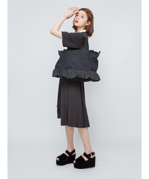 merry jenny（メリージェニー）の「A3フリルトート（バッグ・レディース・オフホワイト/ブラック/レッド・F）」の5枚目の写真