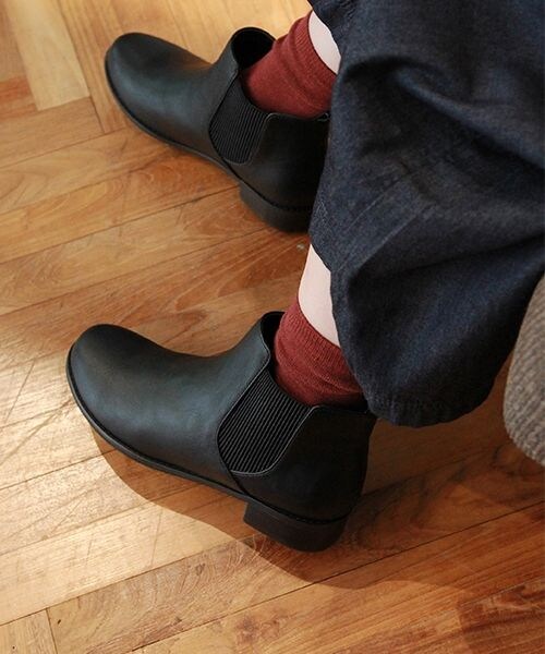 studio CLIP(スタディオクリップ)の「フェイクレザーサイドゴアブーツ(シューズ・ブラック/ブラウン/ベージュ・M/L/LL(WEB限定))」の1枚目の写真