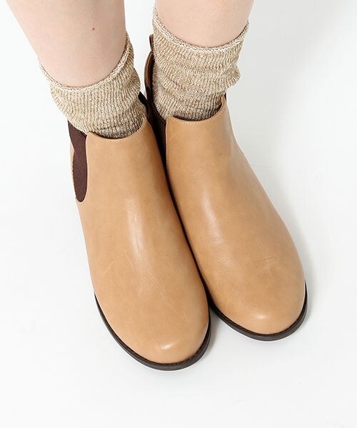 studio CLIP(スタディオクリップ)の「フェイクレザーサイドゴアブーツ(シューズ・ブラック/ブラウン/ベージュ・M/L/LL(WEB限定))」の4枚目の写真