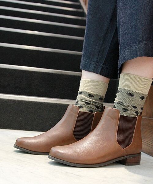 studio CLIP(スタディオクリップ)の「フェイクレザーサイドゴアブーツ(シューズ・ブラック/ブラウン/ベージュ・M/L/LL(WEB限定))」の2枚目の写真