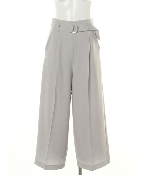 31 Sons de mode（トランテアン　ソン　ドゥ　モード）の「★新作★ベルト付フレアワイドパンツ（パンツ・レディース・オフホワイト/ベージュ/ライトグレー・36/38）」の4枚目の写真