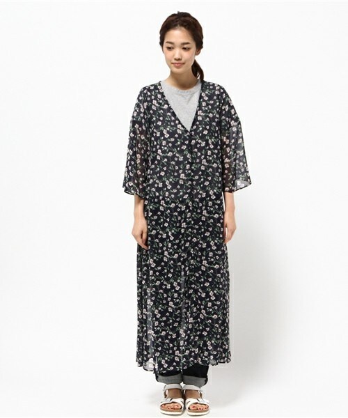 archives（アルシーヴ）の「花柄シフォンガウン（カーディガン/ボレロ・レディース・オフホワイト/ブラック/ネイビー・MEDIUM）」の4枚目の写真