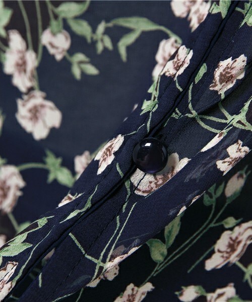 archives（アルシーヴ）の「花柄シフォンガウン（カーディガン/ボレロ・レディース・オフホワイト/ブラック/ネイビー・MEDIUM）」の10枚目の写真