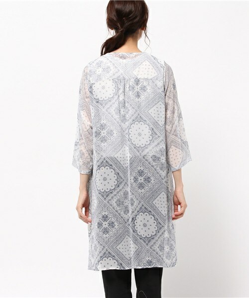 archives（アルシーヴ）の「バンダナ柄ガウン（カーディガン/ボレロ・レディース・オフホワイト/ブラック・MEDIUM）」の5枚目の写真