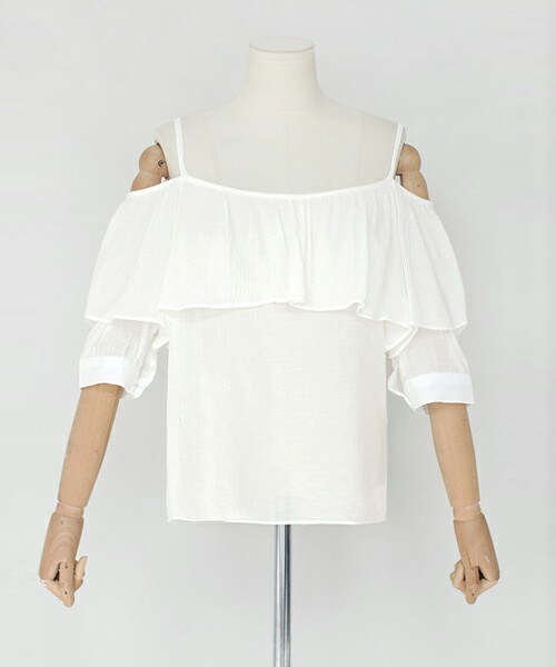 DHOLIC（ディーホリック）の「ラッフルオフショルダーリンクルブラウス（シャツ/ブラウス・レディース・ブラック/アイボリー/カーキグレー/ピンク/ディープスカイブルー・FREE）」の2枚目の写真