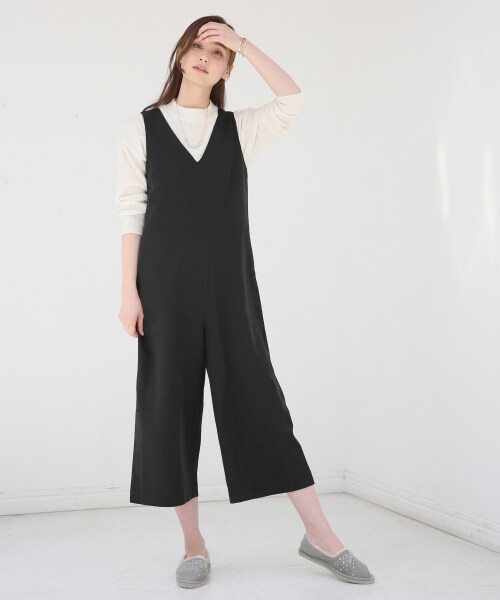 GLOBAL WORK(グローバルワーク)の「Vネックオールインワン(ワンピース/ドレス・ブラック/ベージュ/ネイビー・M/L)」の1枚目の写真