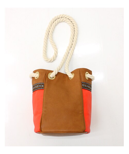 ANAP(アナップ)の「チロリアンテープバイカラーポシェット(バッグ・レディース・ターコイズ/ブラウン・one size)」の5枚目の写真