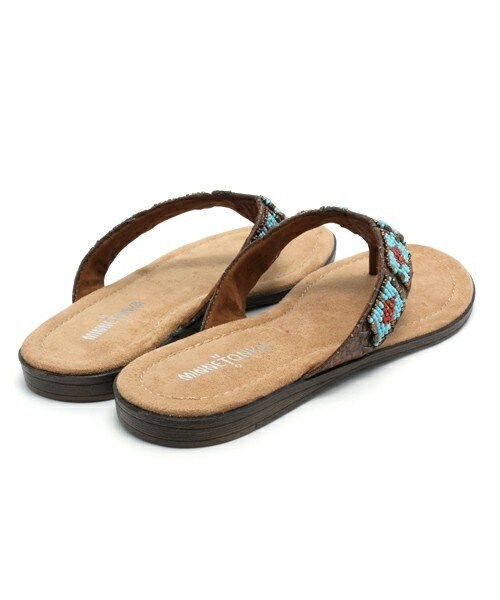Minnetonka(ミネトンカ)の「【MINNETONKA】ビーズサンダル(サンダル・レディース・ブラウン/ベージュ・SMALL/MEDIUM/LARGE)」の5枚目の写真