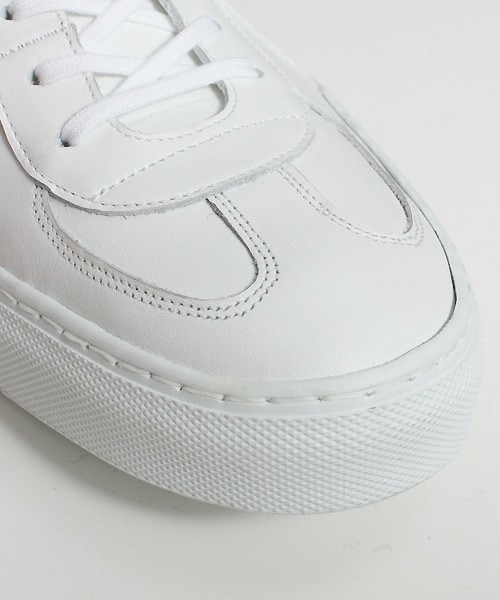 MEN'S BIGI（メンズビギ）の「【2016-17 A/W新作】ZUO(ズオ)別注 レザースニーカー/JAPN MADE(日本製)（スニーカー・メンズ・ホワイト/キャメル・M/L）」の6枚目の写真