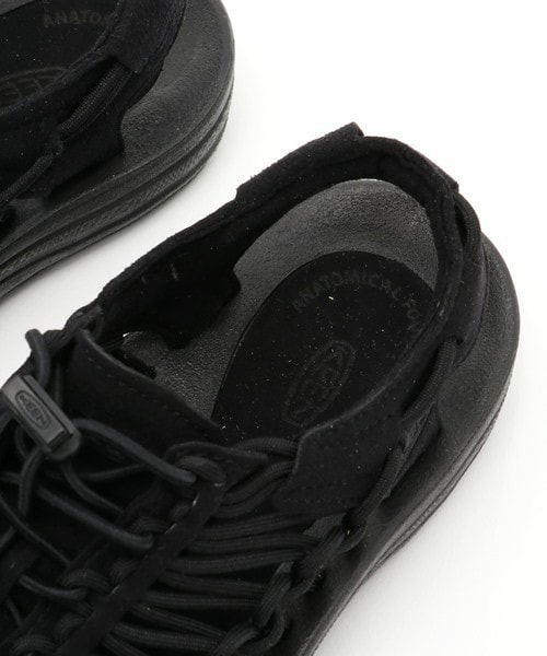 KEEN(キーン)の「ウィメンズ キーン ユニークサンダル モノクローム ブラック KEEN UNEEK W-BLACK/BLACK 1014099(サンダル・レディース・ブラック・23cm/23.5cm/24cm/24.5cm)」の7枚目の写真